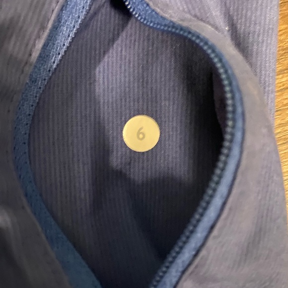 Lululemon size 6 shorts - Picture 3 of 3